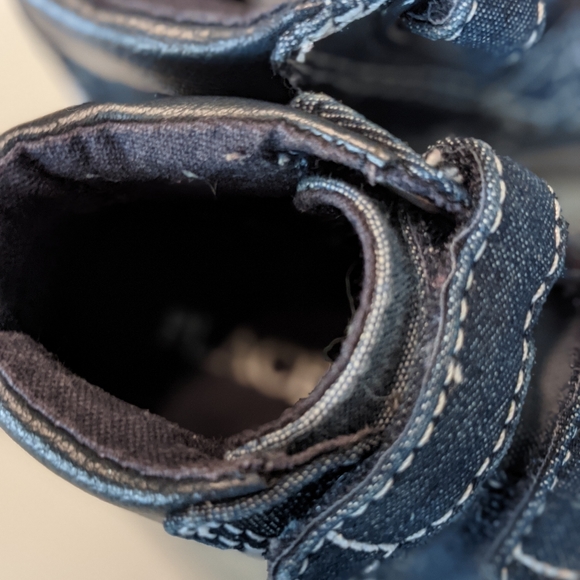 Toddler blue bootie sneaker.  Toddler: size 4 - Picture 5 of 11